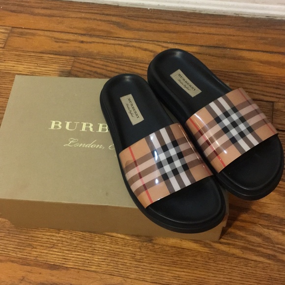 burberry women's ashmore vintage check pool slides